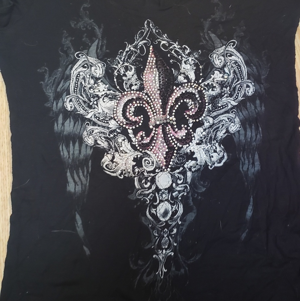 V top shirt